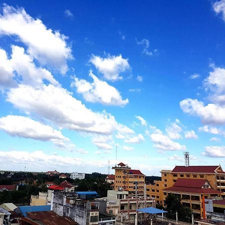 First Hotel Battambang Bagian luar foto