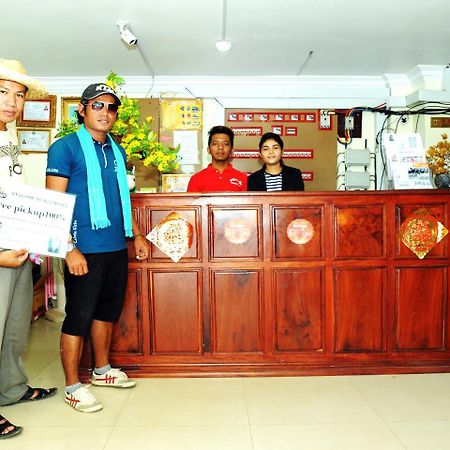 First Hotel Battambang Bagian luar foto