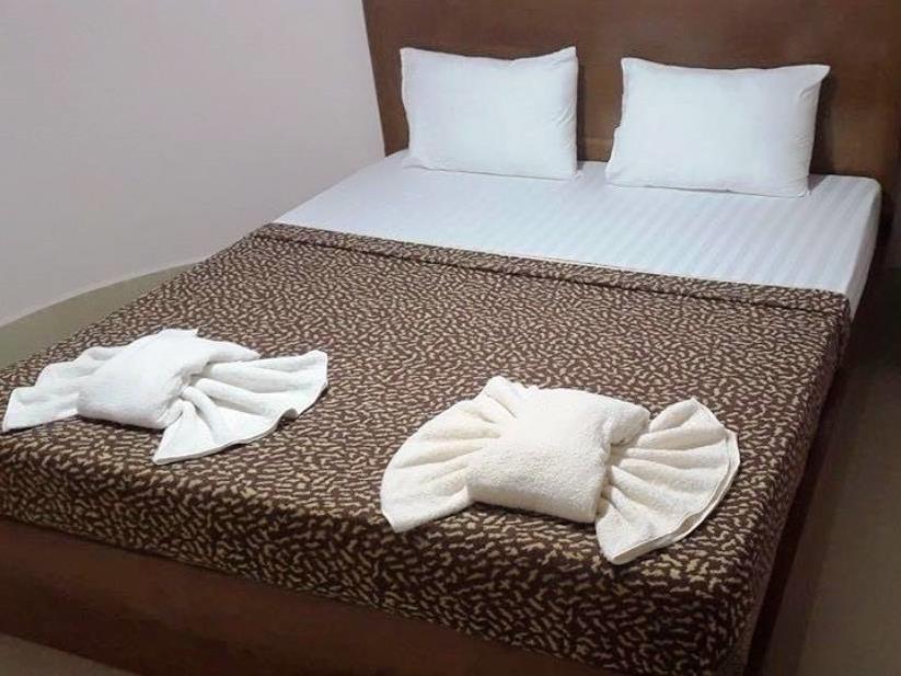 First Hotel Battambang Bagian luar foto