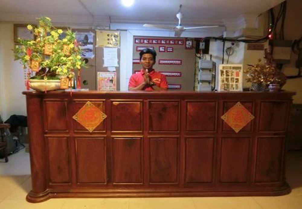 First Hotel Battambang Bagian luar foto
