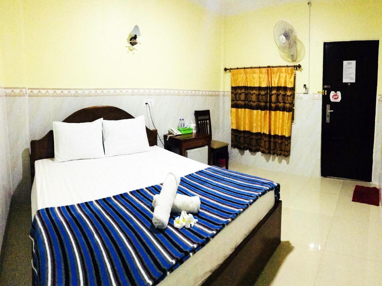 First Hotel Battambang Bagian luar foto