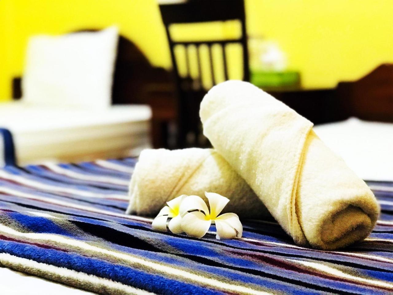 First Hotel Battambang Bagian luar foto