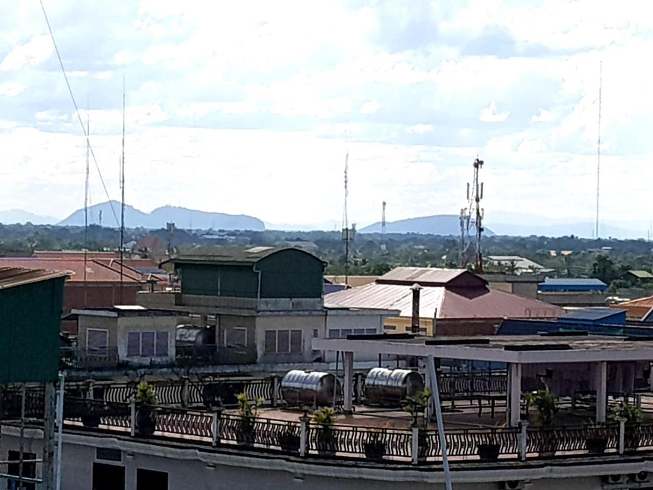 First Hotel Battambang Bagian luar foto