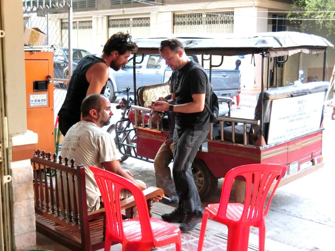 First Hotel Battambang Bagian luar foto