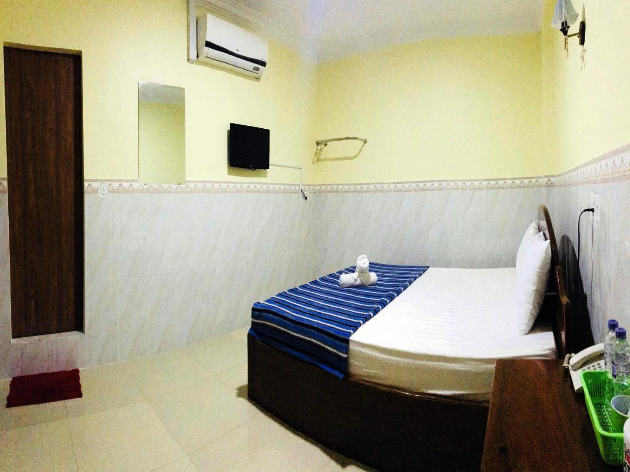First Hotel Battambang Bagian luar foto